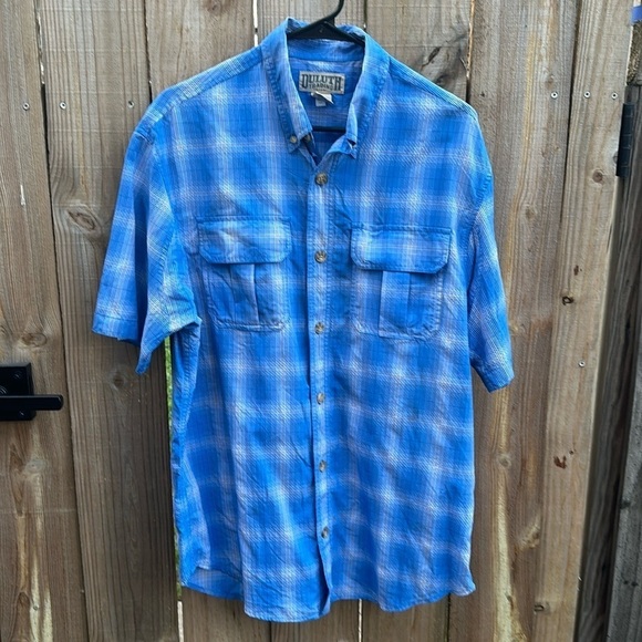 Duluth Trading Company Wicking Short Sleeved Button Front Shirt Sz medium - Picture 1 of 3